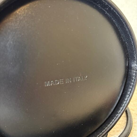 ALEXANDER MCQUEEN The Soft Curve leather bucket bag - Picture 7 of 9